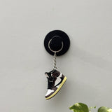 air jordan 1 | nike AJ1 | sneaker keychain | miniature box  | sneaker collector | sneaker accessories | Travis scott | black | white | brown