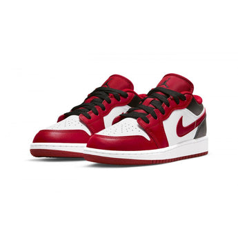 Jordan 1 Low Bulls