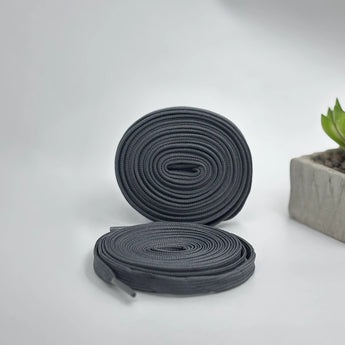 Flat sneaker laces in grey for Vans, Converse, On Cloud, and Reebok Classics shoes