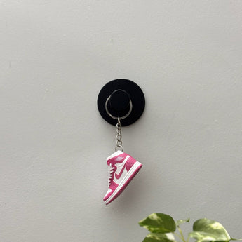 air jordan 1 | nike AJ1 | sneaker keychain | miniature box  | sneaker collector | sneaker accessories | pink | white 