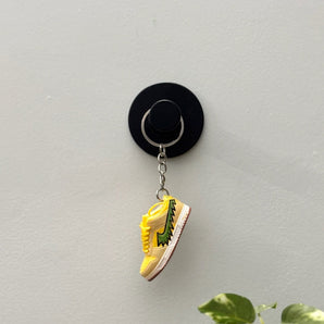 dunk | nike SB | sneaker keychain | miniature box  | sneaker collector | sneaker accessories | yellow | green 
 deadbear